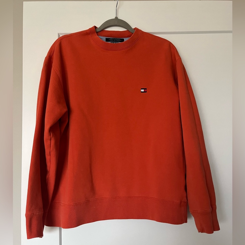 Vintage Women’s Tommy Hilfiger Sweatshirt Orange Small